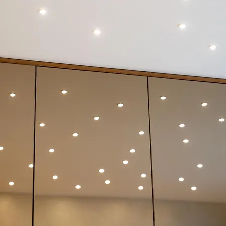 Lux M&b 3 * زلاتيبور