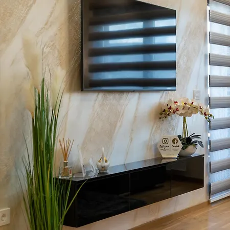 Lux M&b 3 شقة زلاتيبور